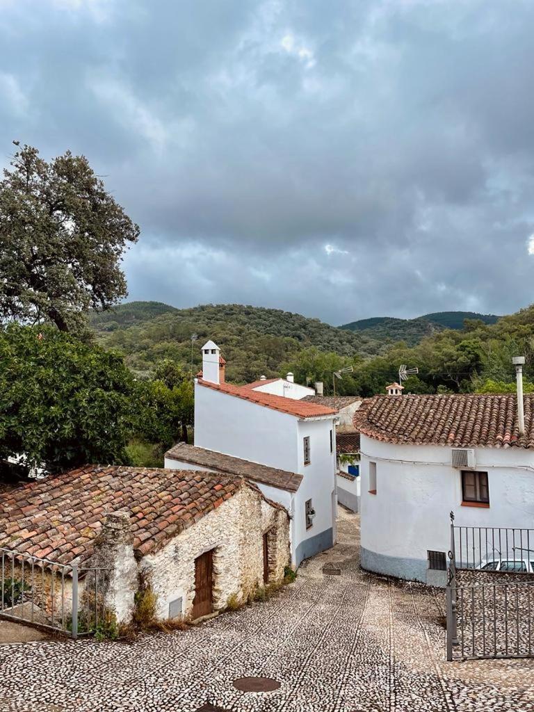 Hostal La Casa Del Castano Aracena Exterior foto